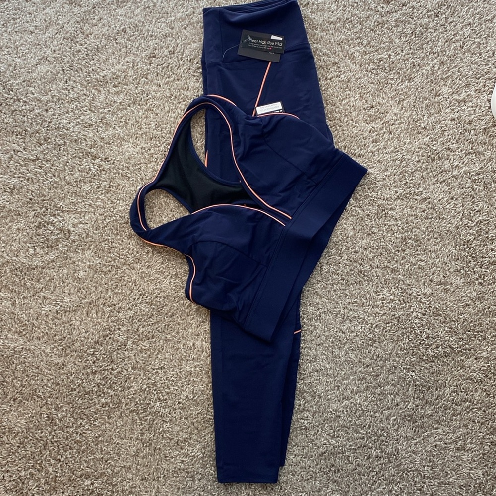 Onzie Yoga Hyper Beam Bra
Size Large. Has matching pant in my store - Picture 10 of 12